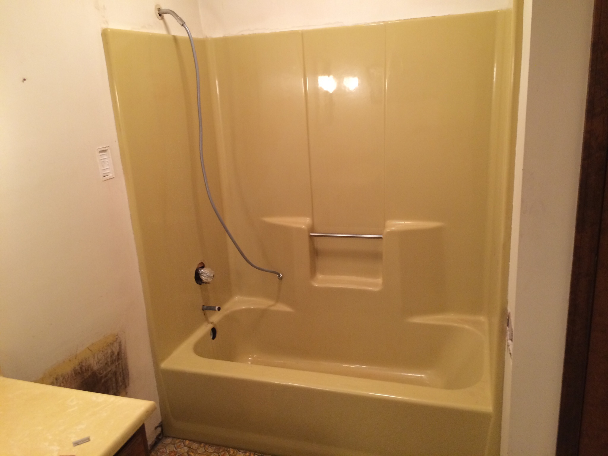 refinish fbg tub shower and refinish bathroom sink