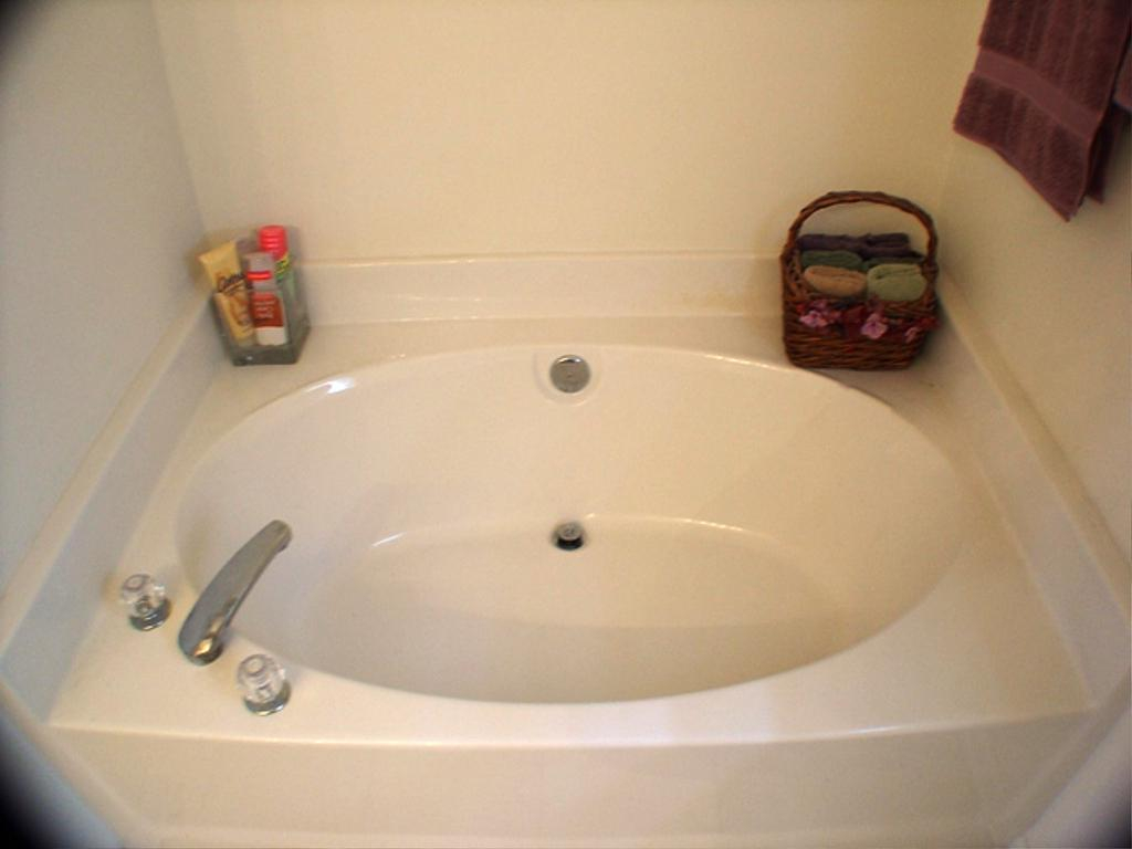 Choosing Garden Bath Tub Tips To Enjoy The Better Relaxation inside proportions 1024 X 768