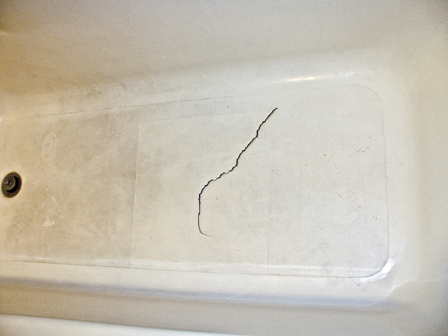 Fix Cracked Bathtub Fiberglass Bathroom Ideas in proportions 1440 X 1080