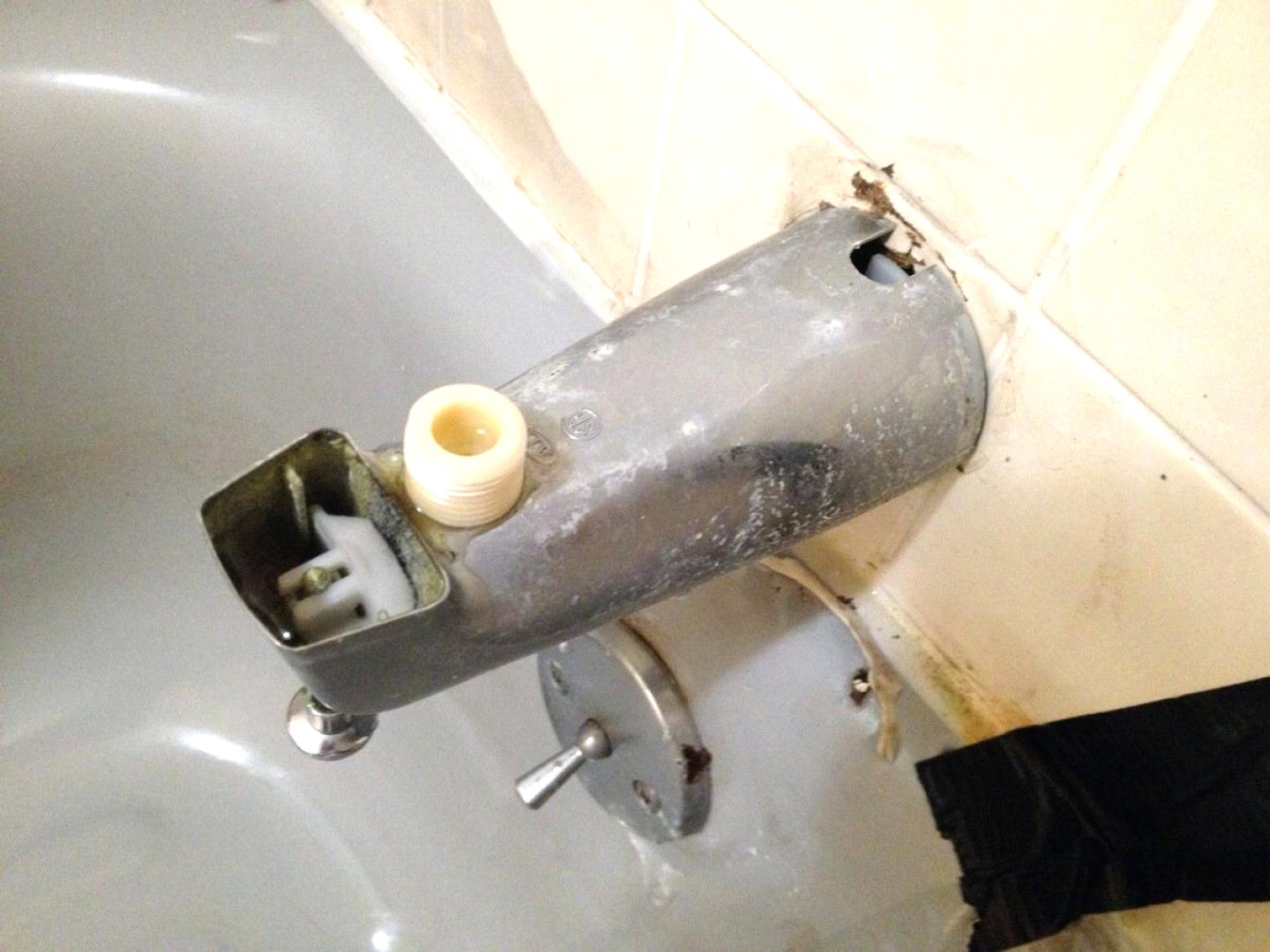 Mobile Home Bathtub Faucet Repair Bathtub Ideas with regard to proportions 1440 X 1080