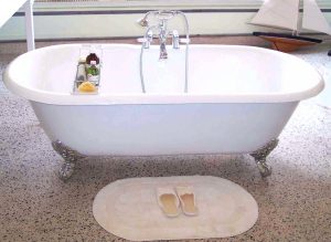 Refinish Cast Iron Bathtub Yourself Bathroom Ideas within dimensions 1479 X 1080