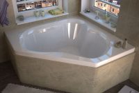 Venzi Tovila 60 X 60 Corner Bathtub With Center Drain with regard to proportions 2475 X 1913